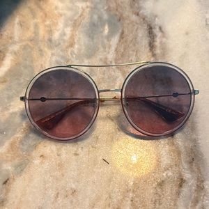 Gucci round sunglasses, in almost new condition with case and bag